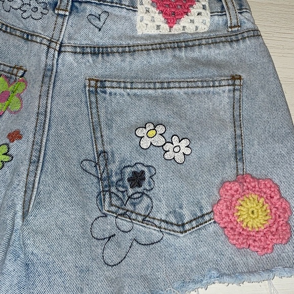 Barbie Shorts x Forever 21 Shorts Kindness is Power Distressed Jean Shorts ☮️ 🩷 - Picture 2 of 16